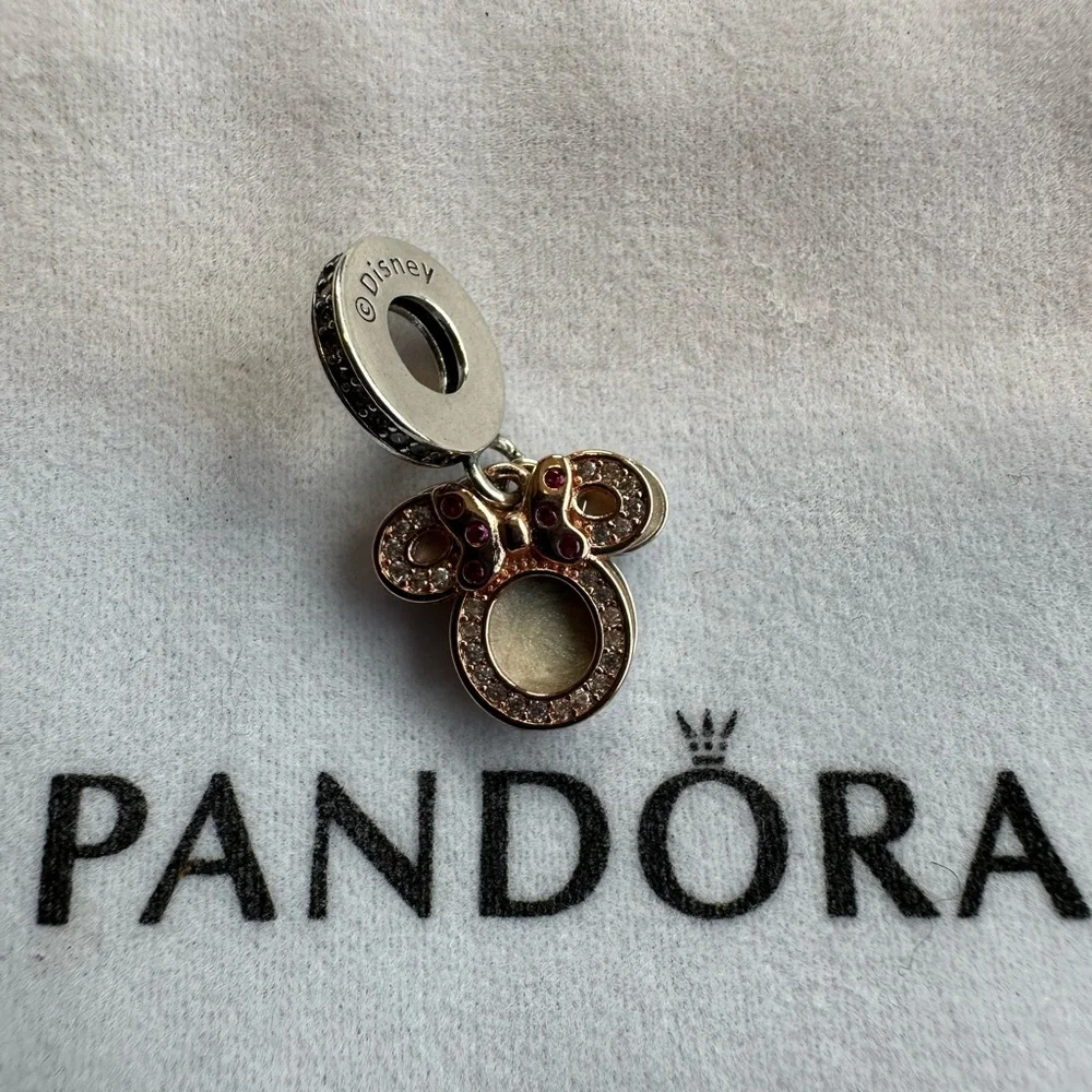 Disney x PANDORA Minnie Mouse Charm For Mom